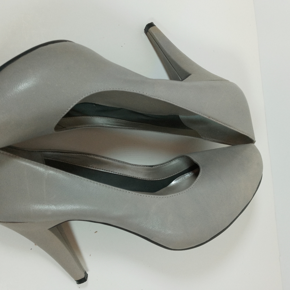 ME TOO 👠 - Picture 7 of 8